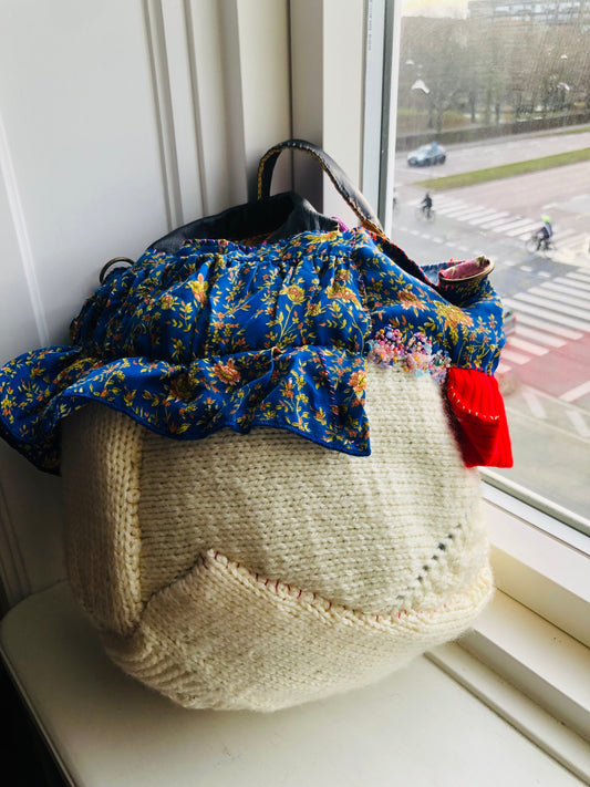 Bag 手縫いのバッグ　布製　トートバッグ　スローファッション　ハンドメイド　2352