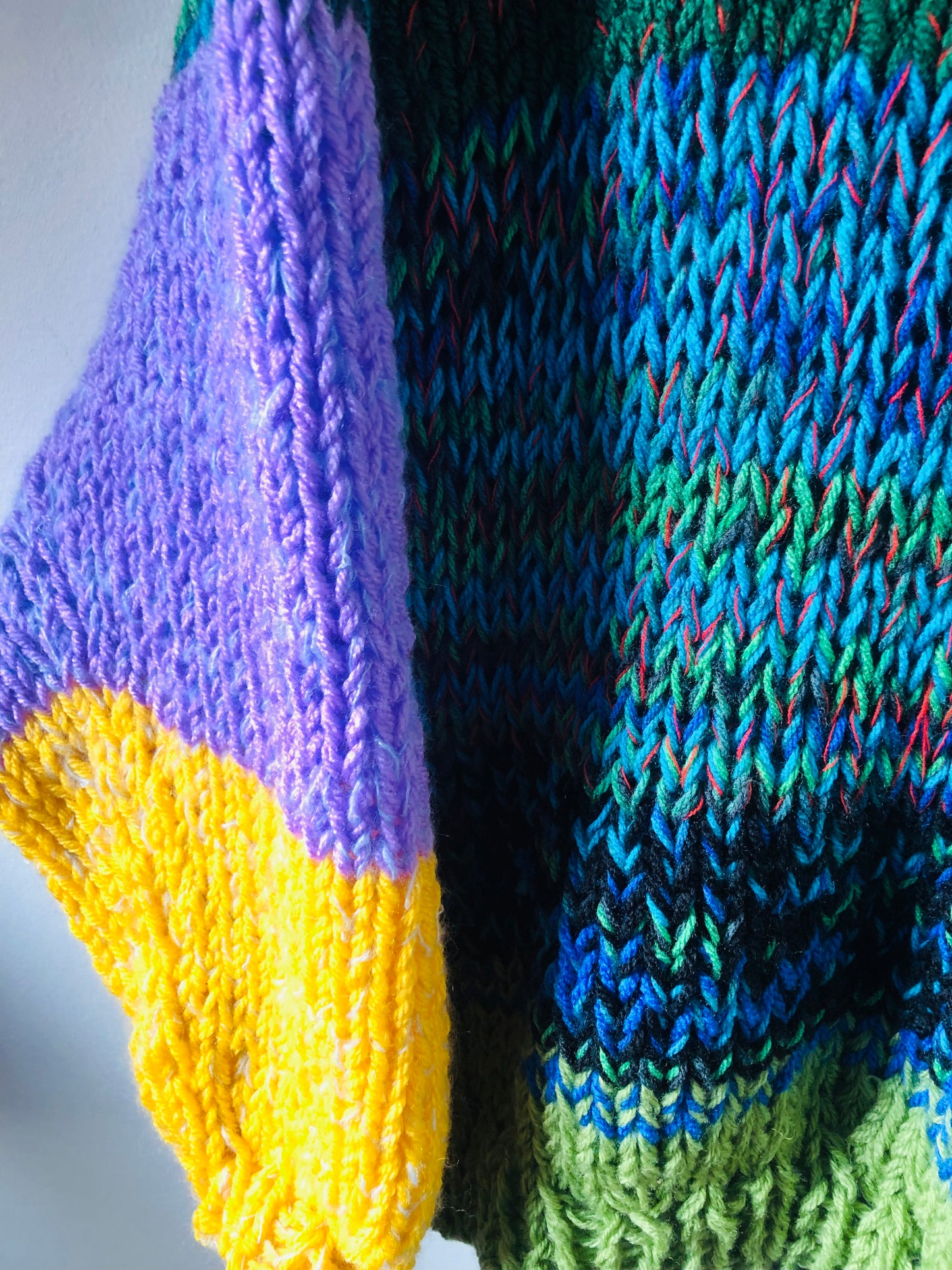 セーター　手編み　スローファッション　ファンシーヤーン　oneofakind  　2355