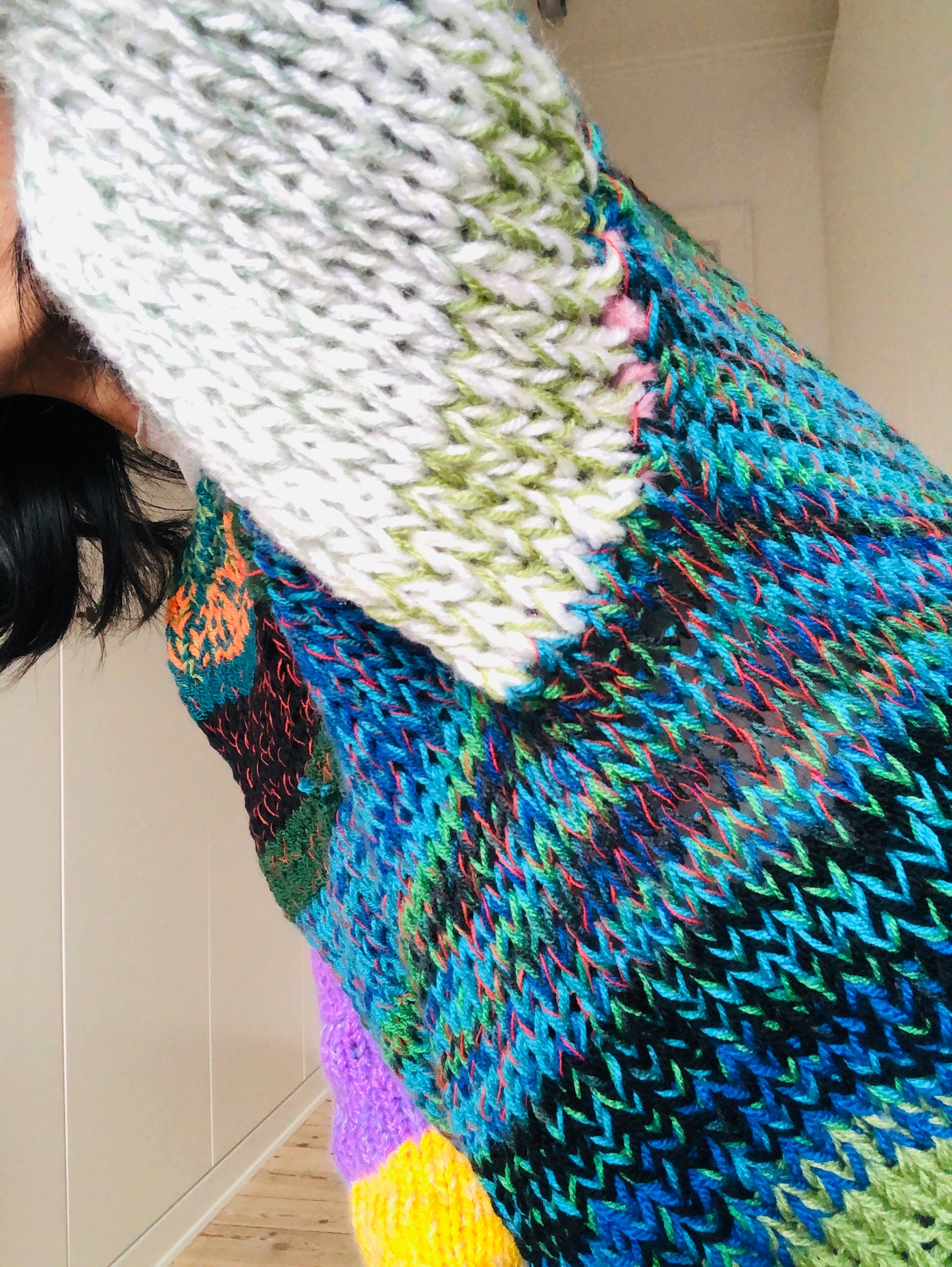 セーター　手編み　スローファッション　ファンシーヤーン　oneofakind  　2355