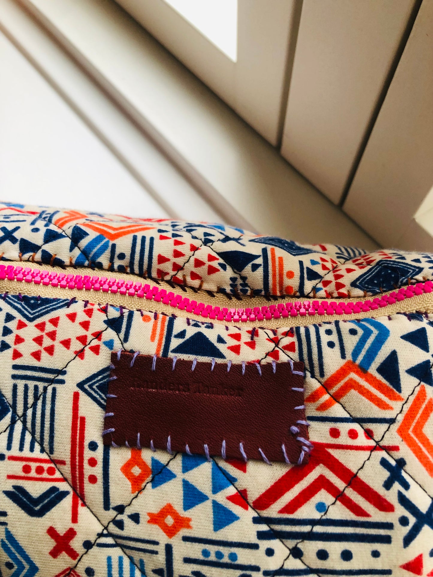 Pouch 手縫いのポーチ　布製　化粧ポーチ　toilet-bag トイレットバッグ　スローファッション　ハンドメイド　2357