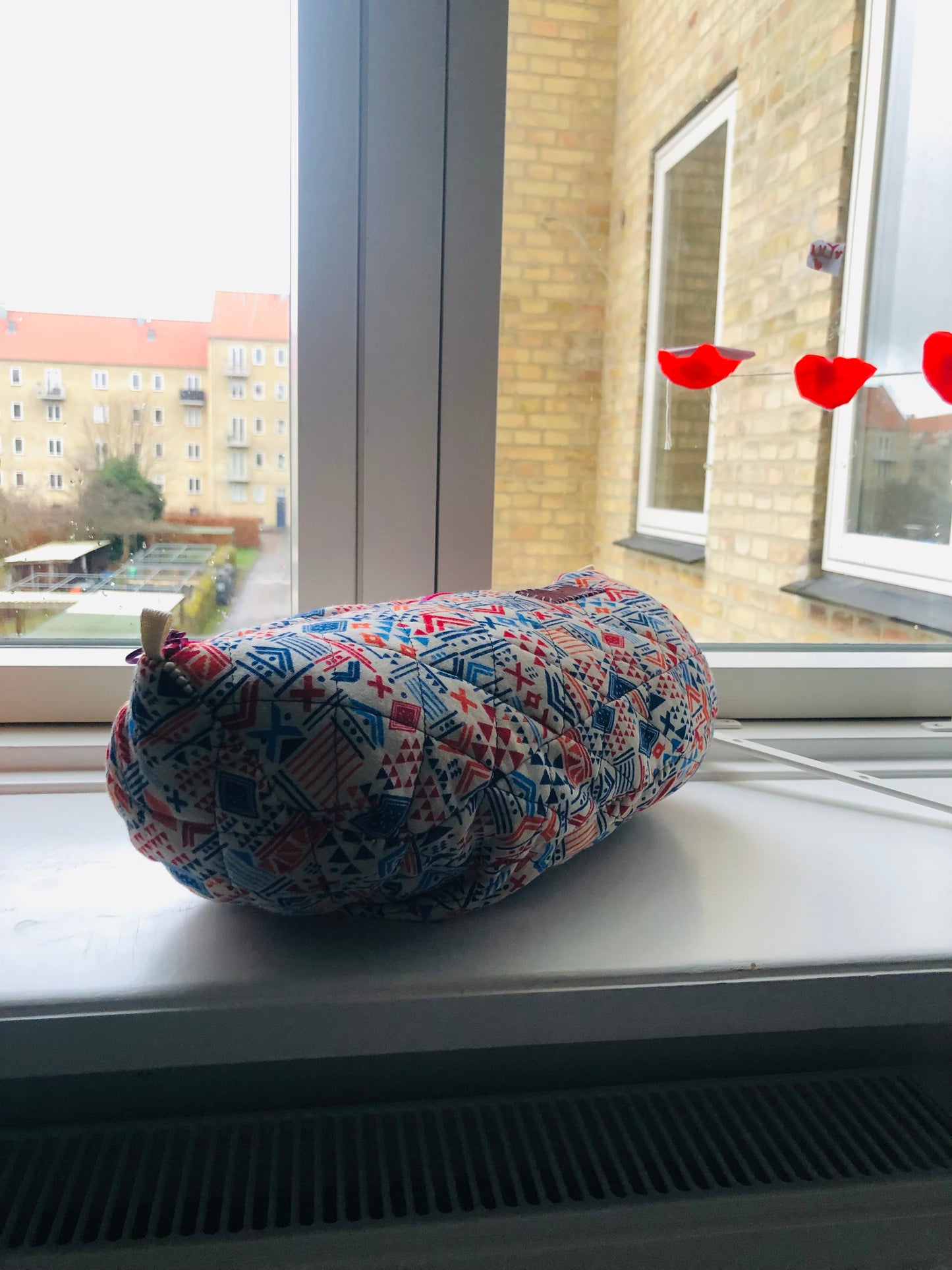 Pouch 手縫いのポーチ　布製　化粧ポーチ　toilet-bag トイレットバッグ　スローファッション　ハンドメイド　2357