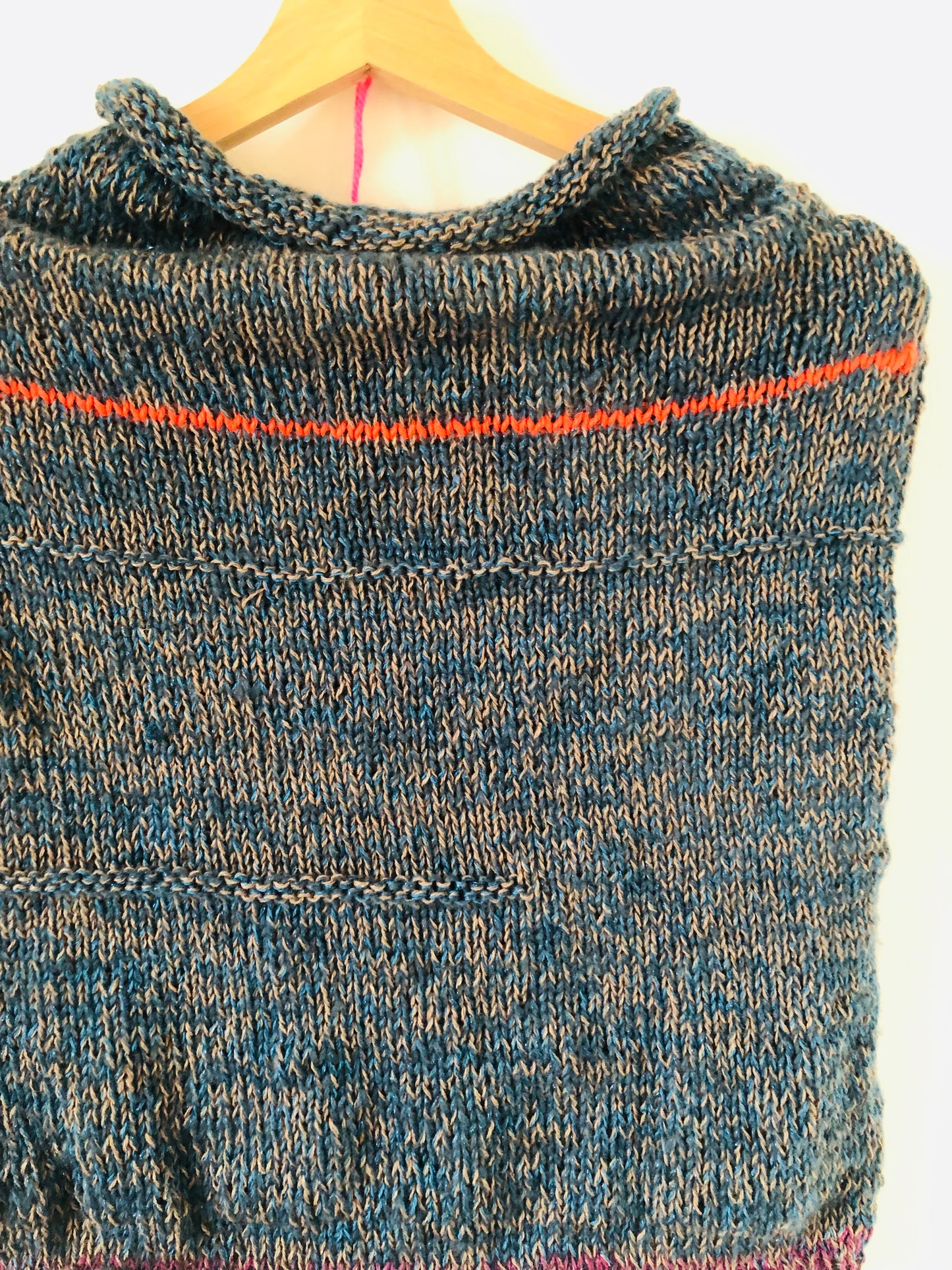 セーター　手編み　スローファッション　ファンシーヤーン　oneofakind  ベスト　　 2324