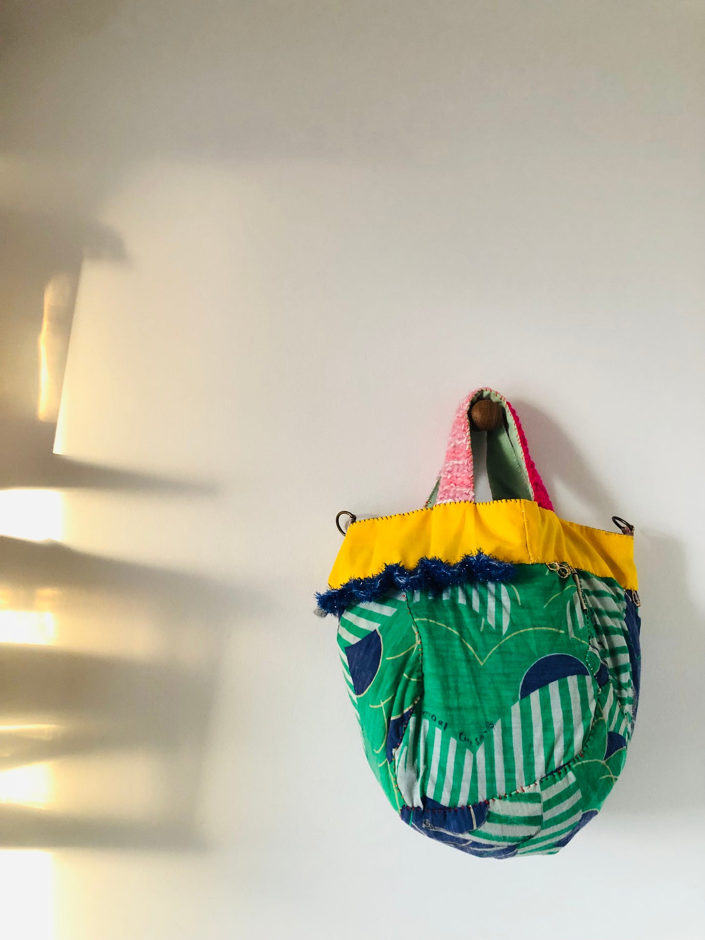 Bag 手縫いのバッグ　布製　トートバッグ　スローファッション　ハンドメイド　2362