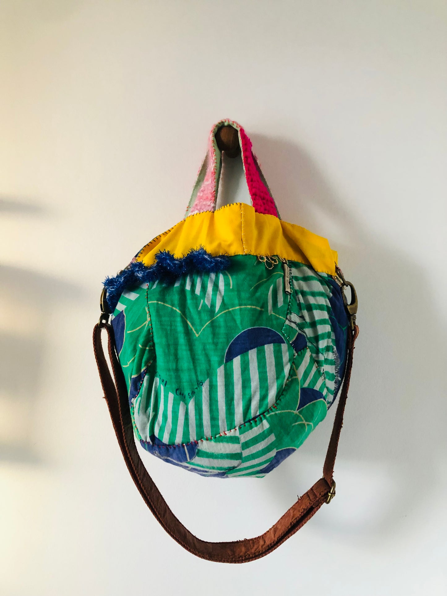 Bag 手縫いのバッグ　布製　トートバッグ　スローファッション　ハンドメイド　2362