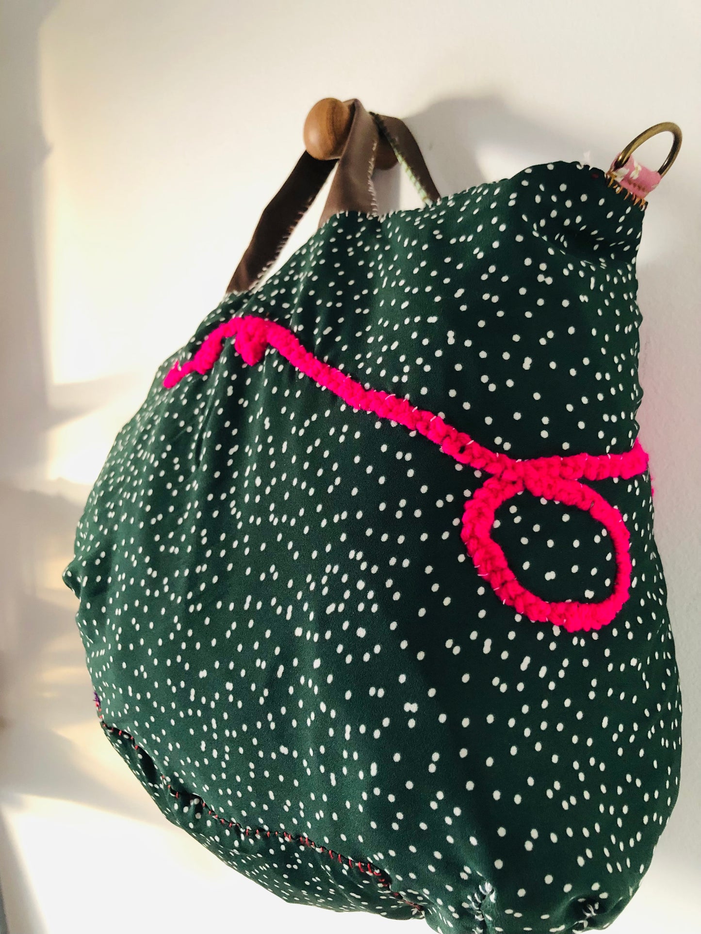 Bag 手縫いのバッグ　布製　トートバッグ　スローファッション　ハンドメイド　2361