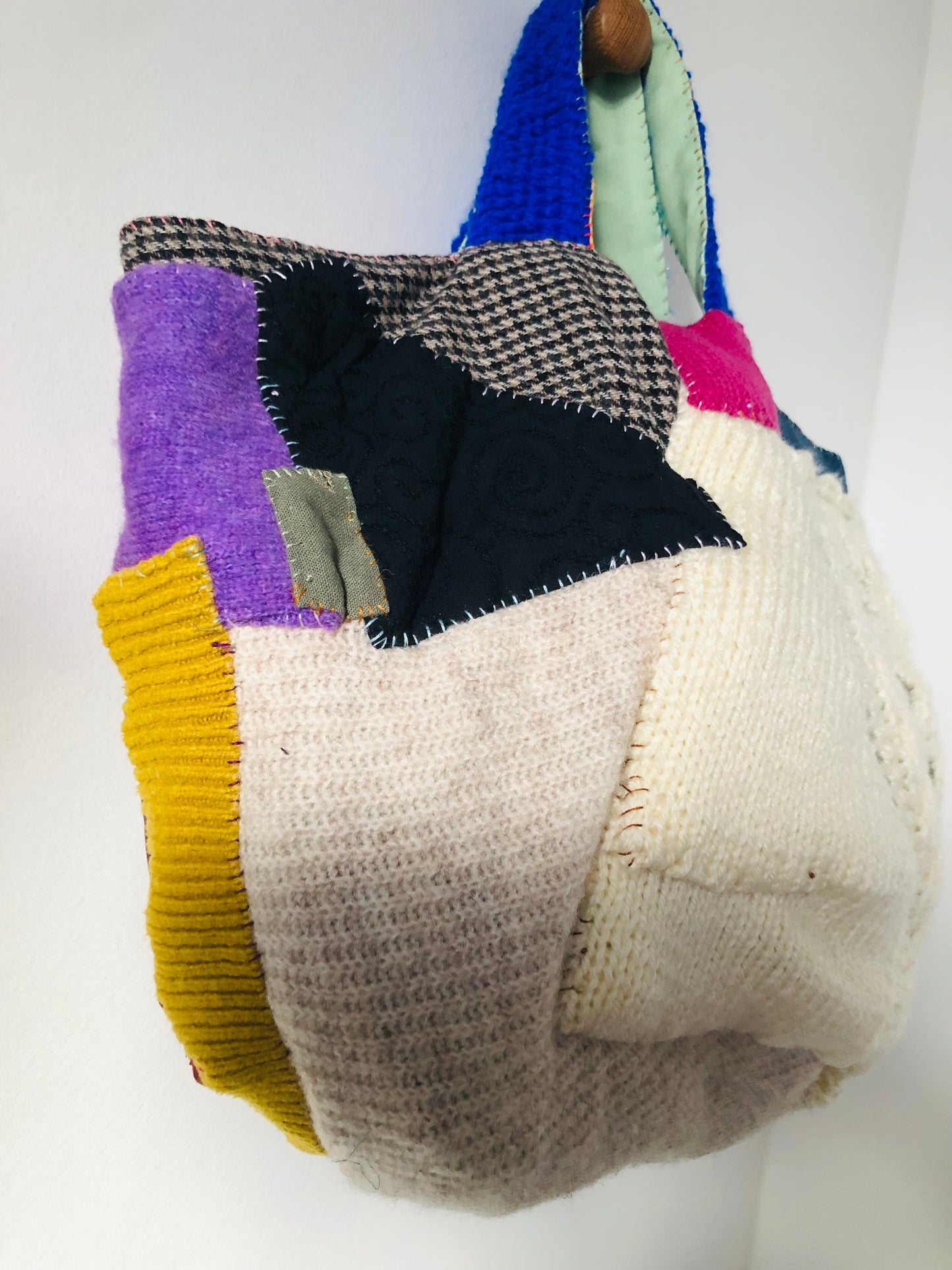 Bag 手縫いのバッグ　布製　トートバッグ　スローファッション　ハンドメイド　2363