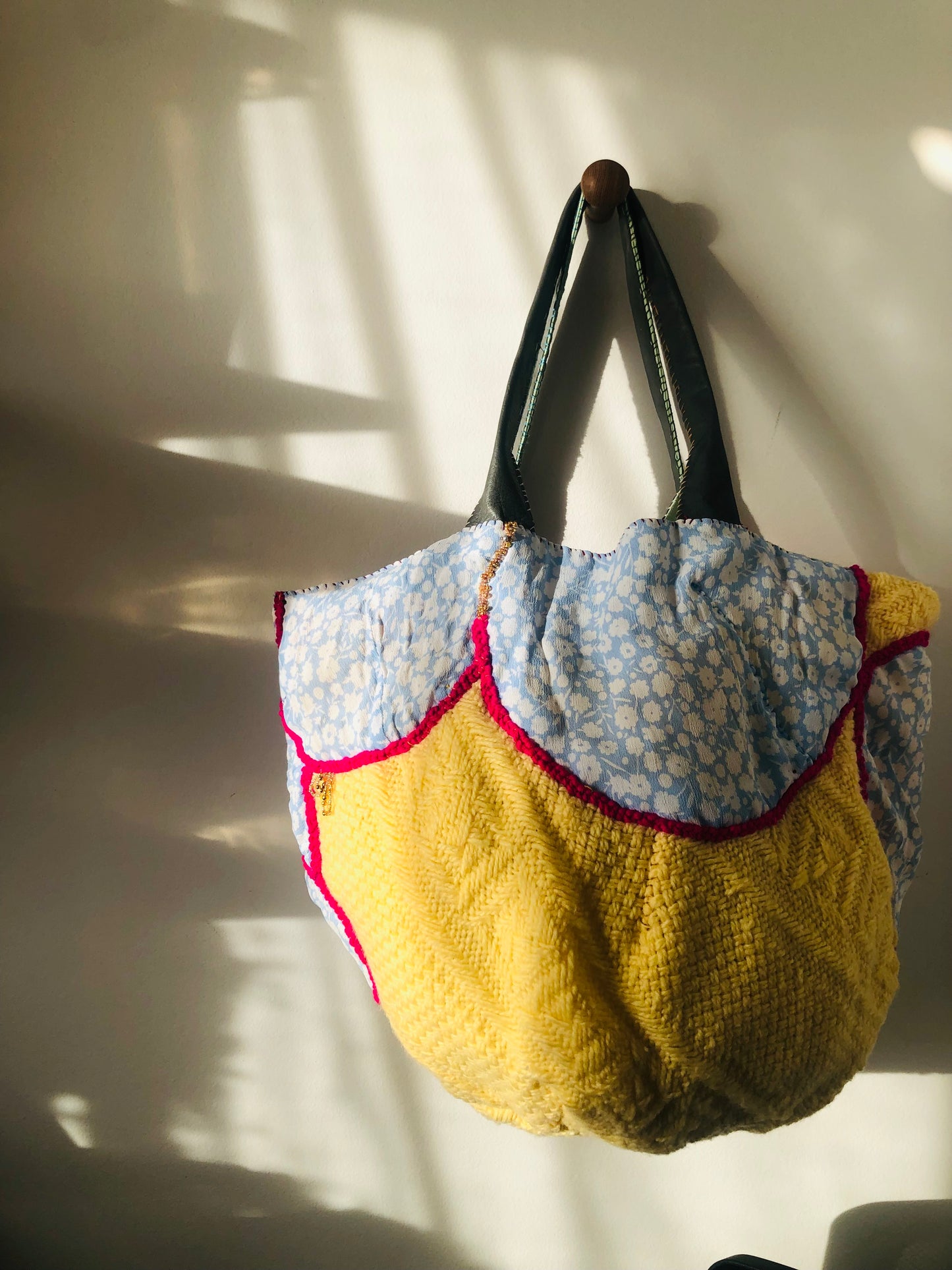 Bag 手縫いのバッグ　布製　トートバッグ　スローファッション　ハンドメイド　2367