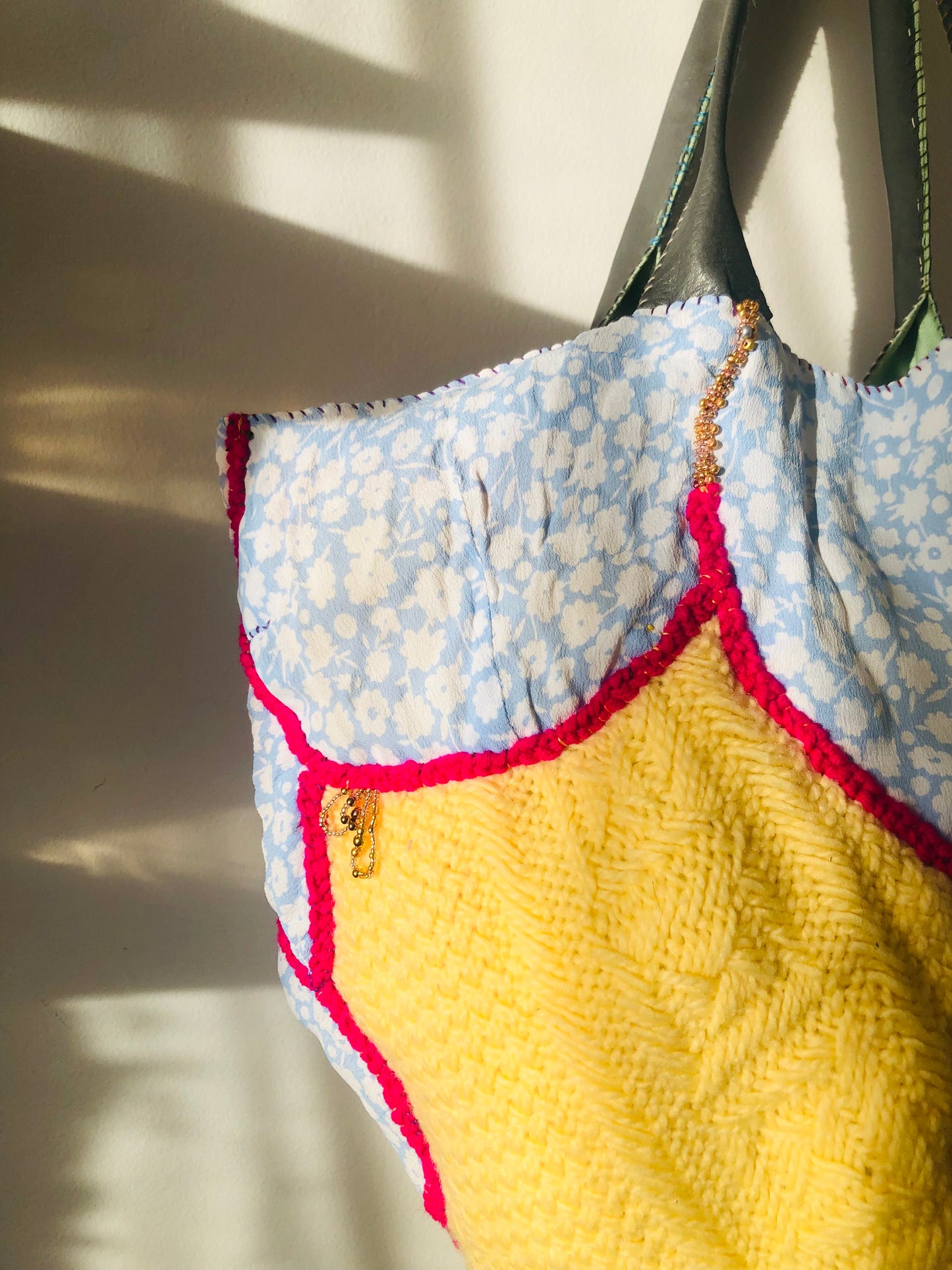 Bag 手縫いのバッグ　布製　トートバッグ　スローファッション　ハンドメイド　2367