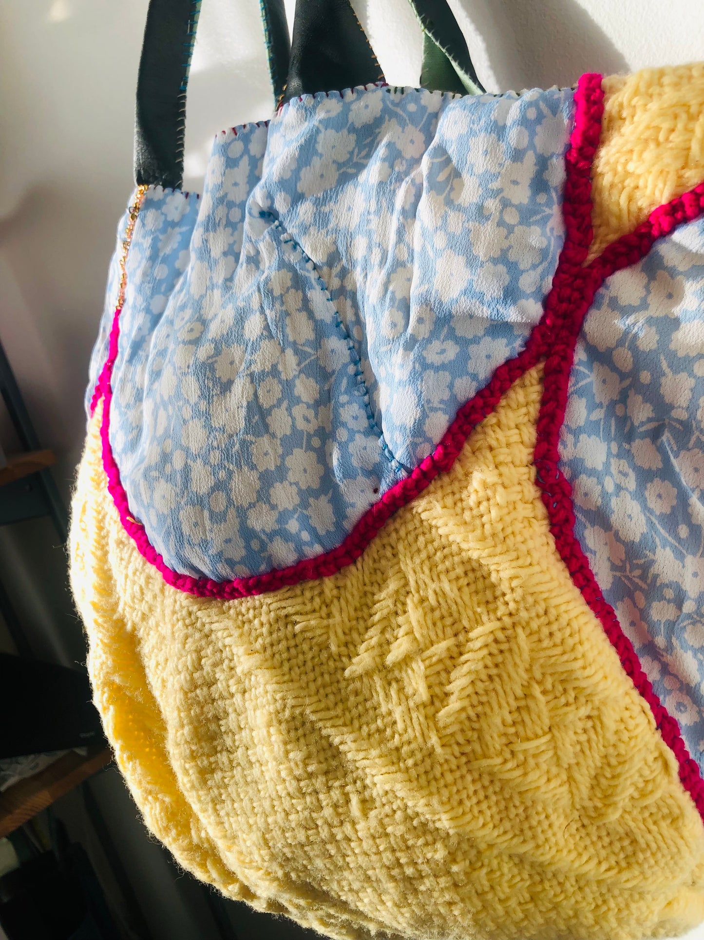 Bag 手縫いのバッグ　布製　トートバッグ　スローファッション　ハンドメイド　2367