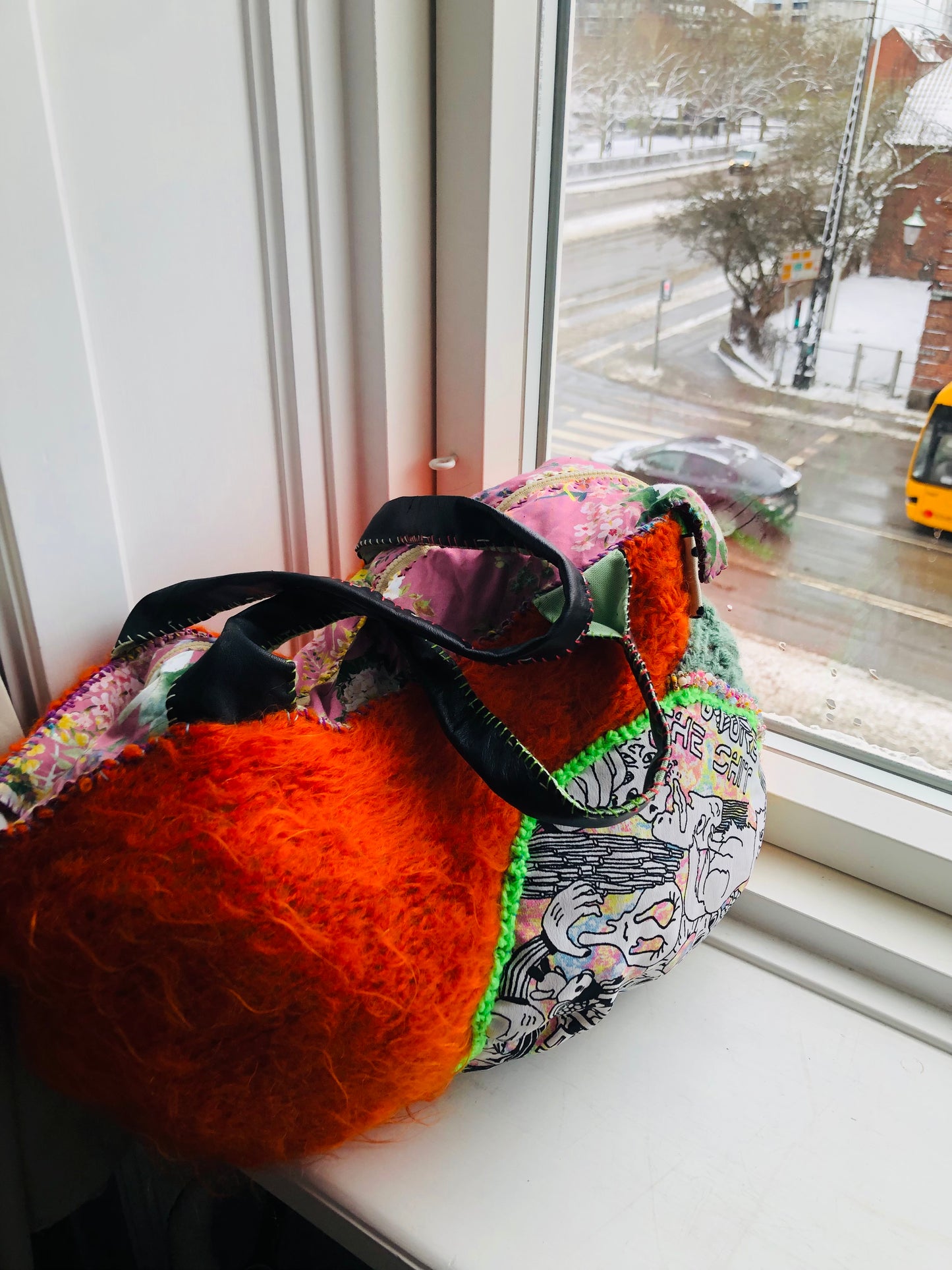 Bag 手縫いのバッグ　布製　トートバッグ　スローファッション　ハンドメイド　2371