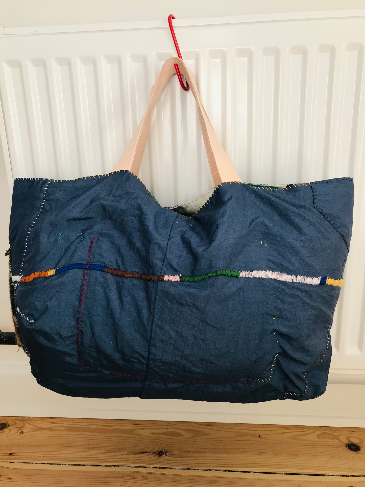 Bag   手縫いのバッグ　  布製　本革持ち手　スローファッション　ハンドメイド　1710