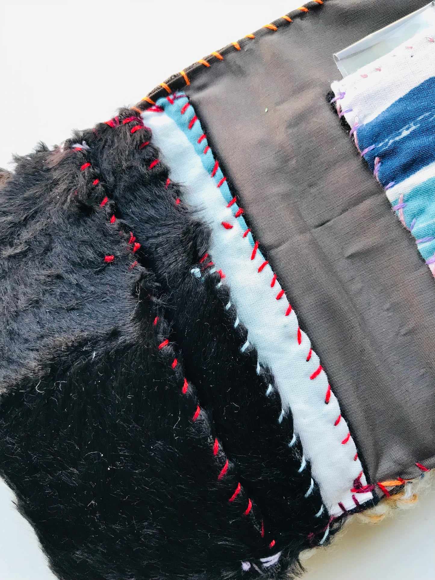財布　布財布　ハンドメイド　手縫い　刺繍　パッチワーク　二つ折り　1639