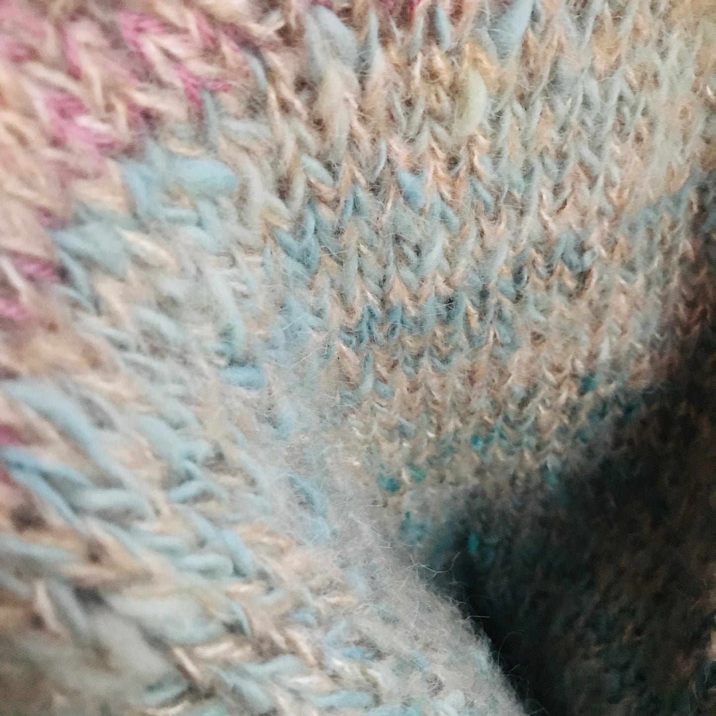 Sweater håndstrikket blandet garn vinter groft oversized slow fashion 1692