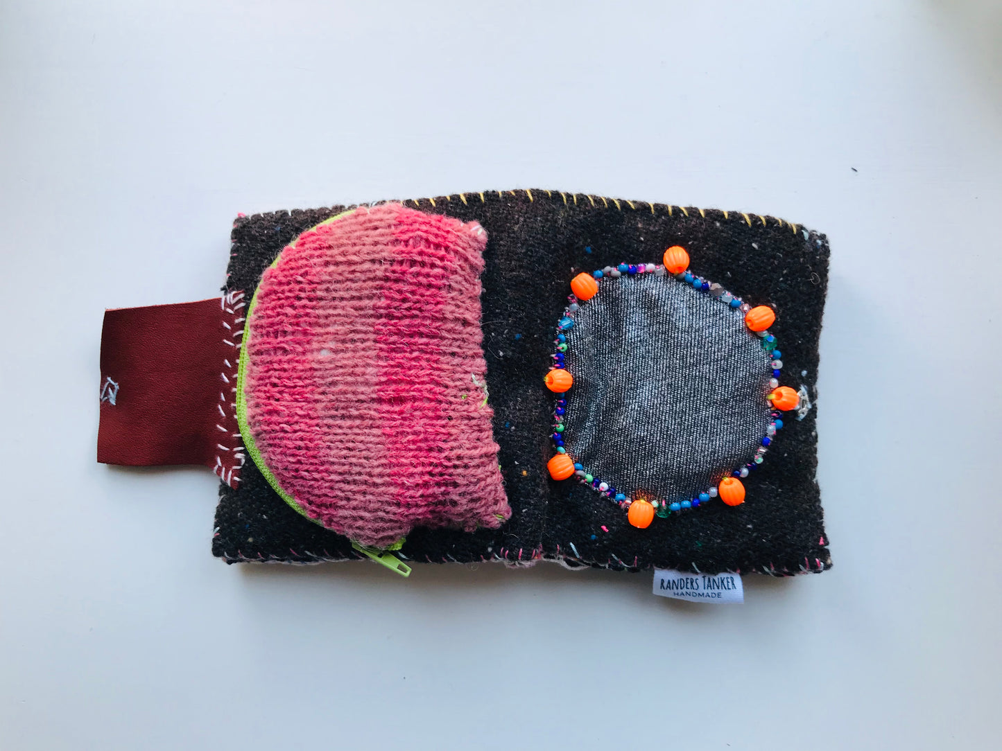 財布　布財布　ハンドメイド　手縫い　刺繍　パッチワーク　二つ折り　1643