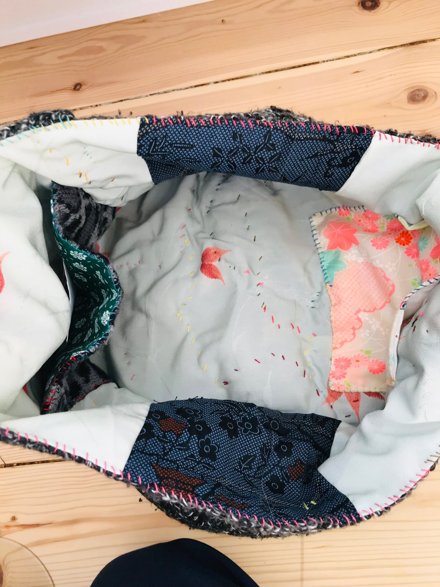Bag   手縫いのバッグ　  布製　本革持ち手　スローファッション　ハンドメイド　1705