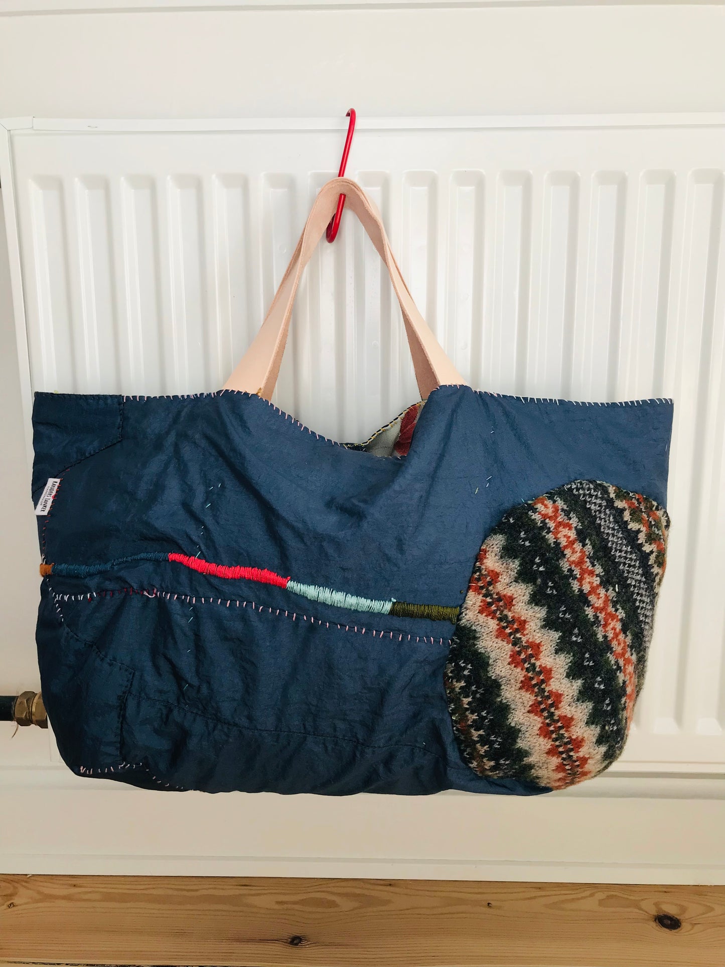 Bag   手縫いのバッグ　  布製　本革持ち手　スローファッション　ハンドメイド　1710