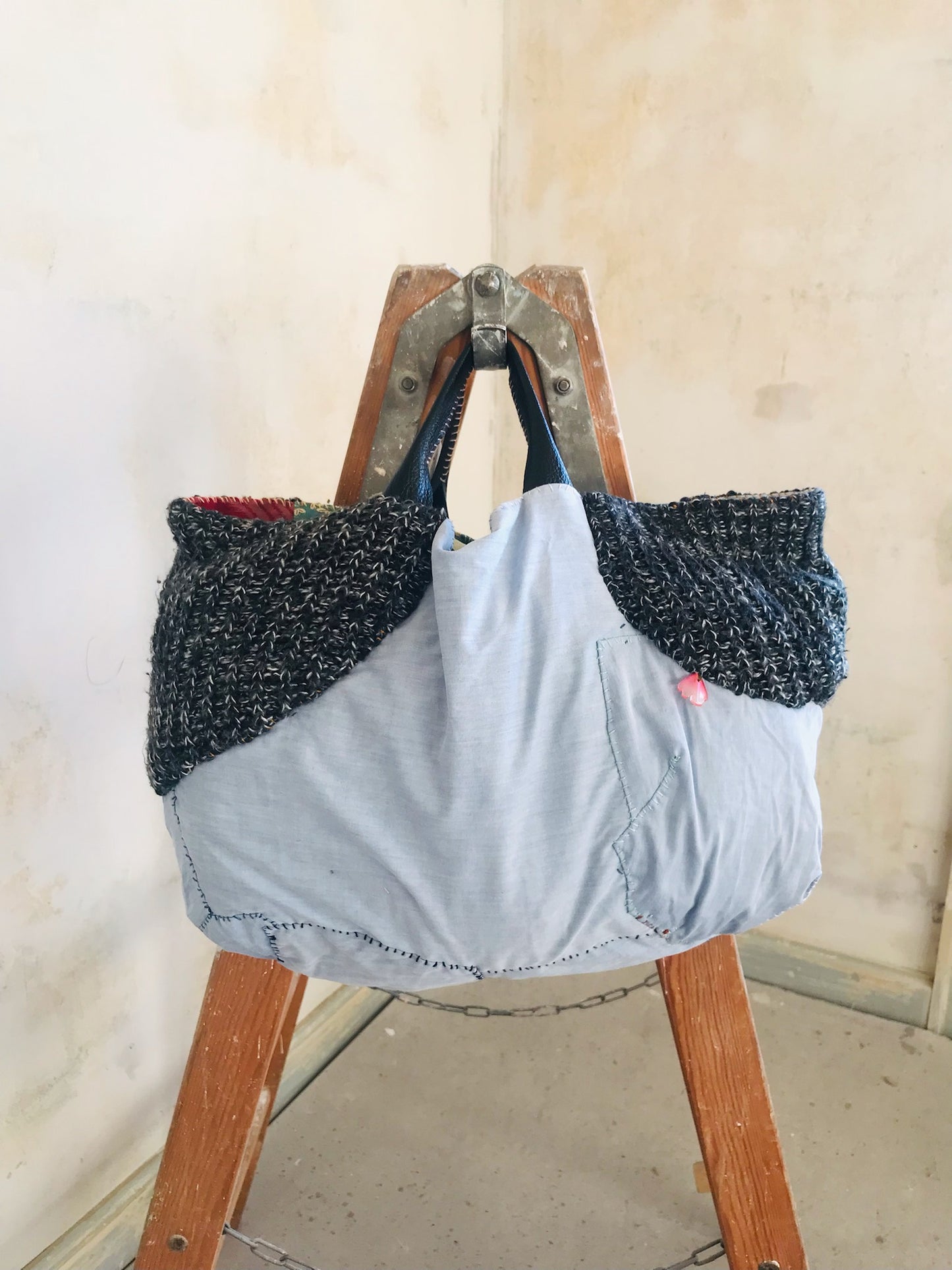 Bag   手縫いのバッグ　  布製　本革持ち手　スローファッション　ハンドメイド　1663