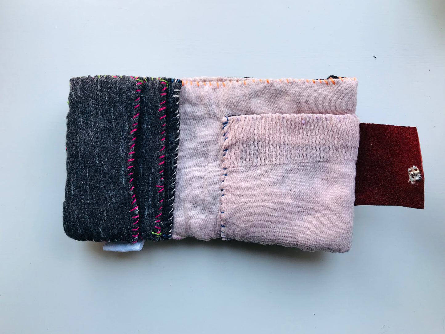 財布　布財布　ハンドメイド　手縫い　刺繍　パッチワーク　二つ折り　1643