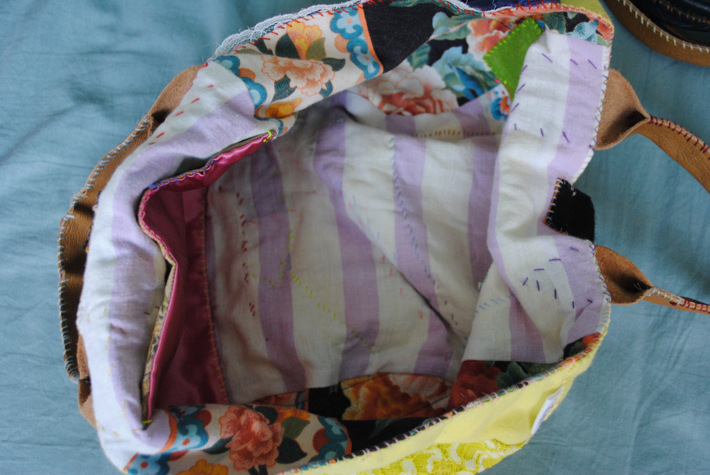 Bag  手縫のバッグ　布製　本革　持ち手　ハンドメイド　1533