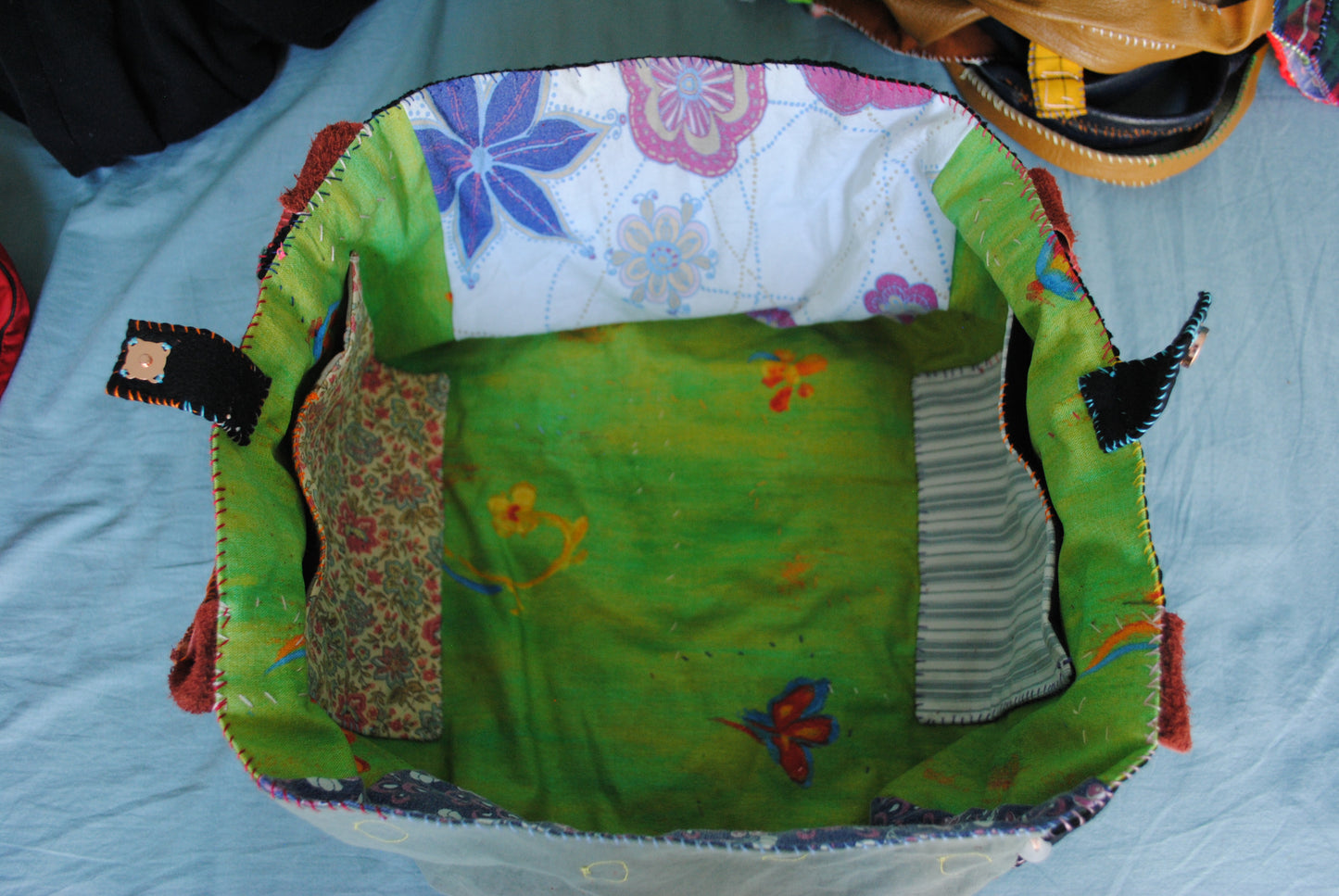 Bag  手縫のバッグ　布製　本革　持ち手　ハンドメイド　1569、