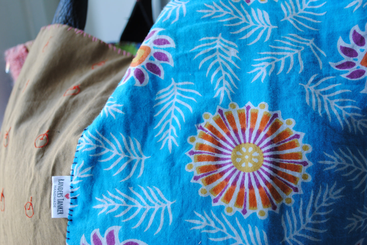 Bag  手縫のバッグ　布製　本革　持ち手　ハンドメイド　1568、