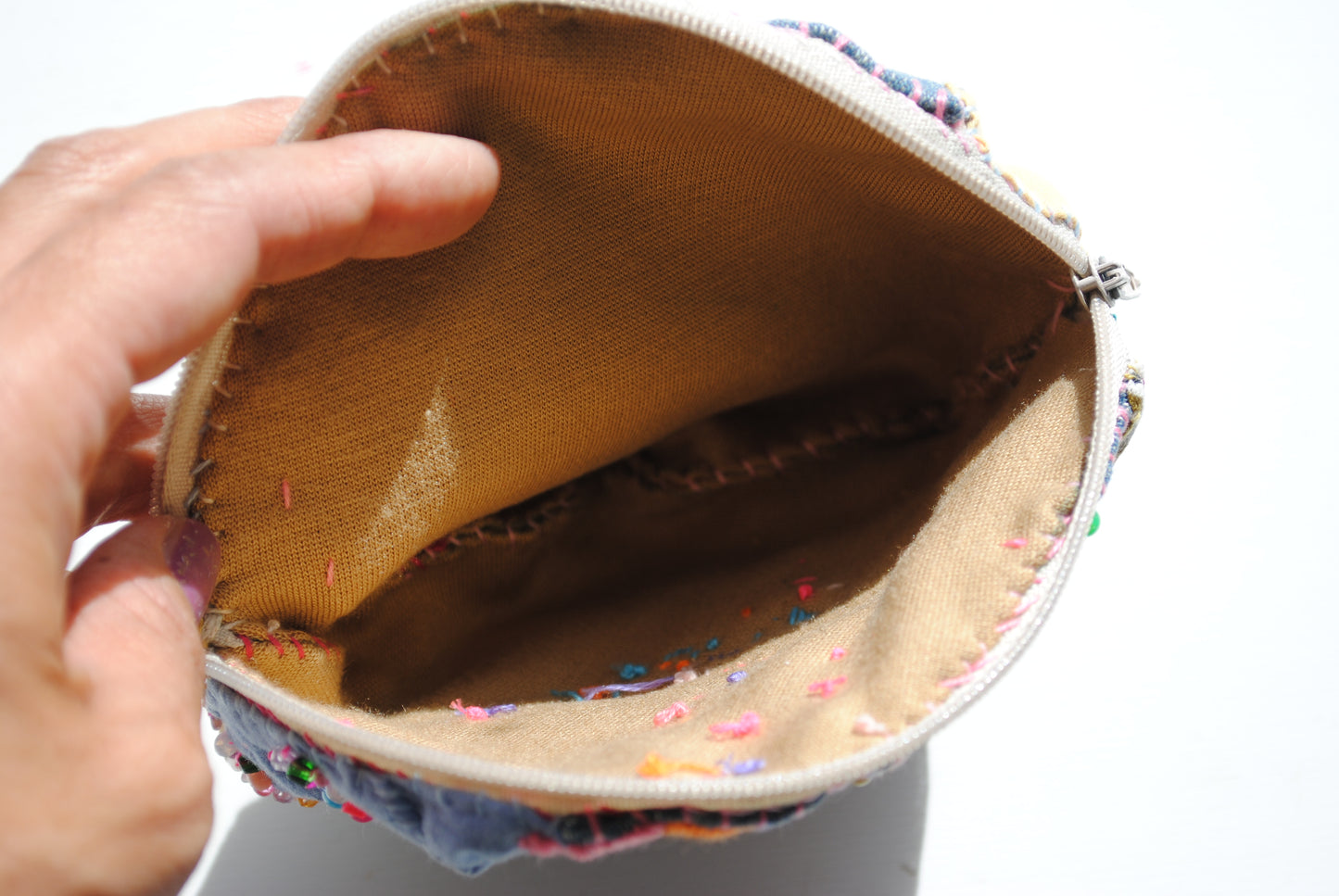 コインケース　C1574　ビーズ　手縫い　刺繍　布　小銭入れ　ハンドメイド