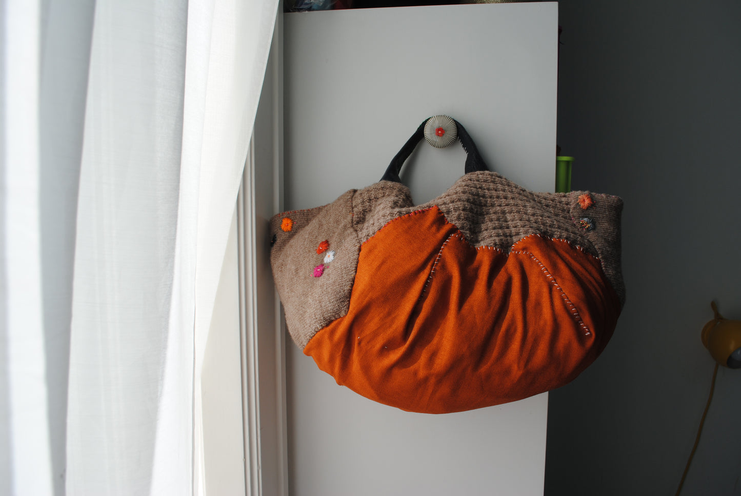 Bag 1515 手縫のバッグ　布製　本革　持ち手　ハンドメイド　オレンジ　小花