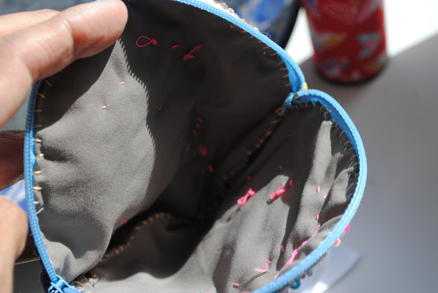 コインケース　C1571　ビーズ　手縫い　刺繍　布　小銭入れ　ハンドメイド