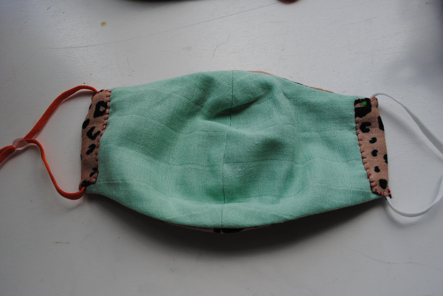 夏マスク　マスク　繰り返し使える　大人マスク　モスリンガーゼ100％　男女兼用　蒸れにくい　保湿　花粉症　【送料無料】手縫い　4-2