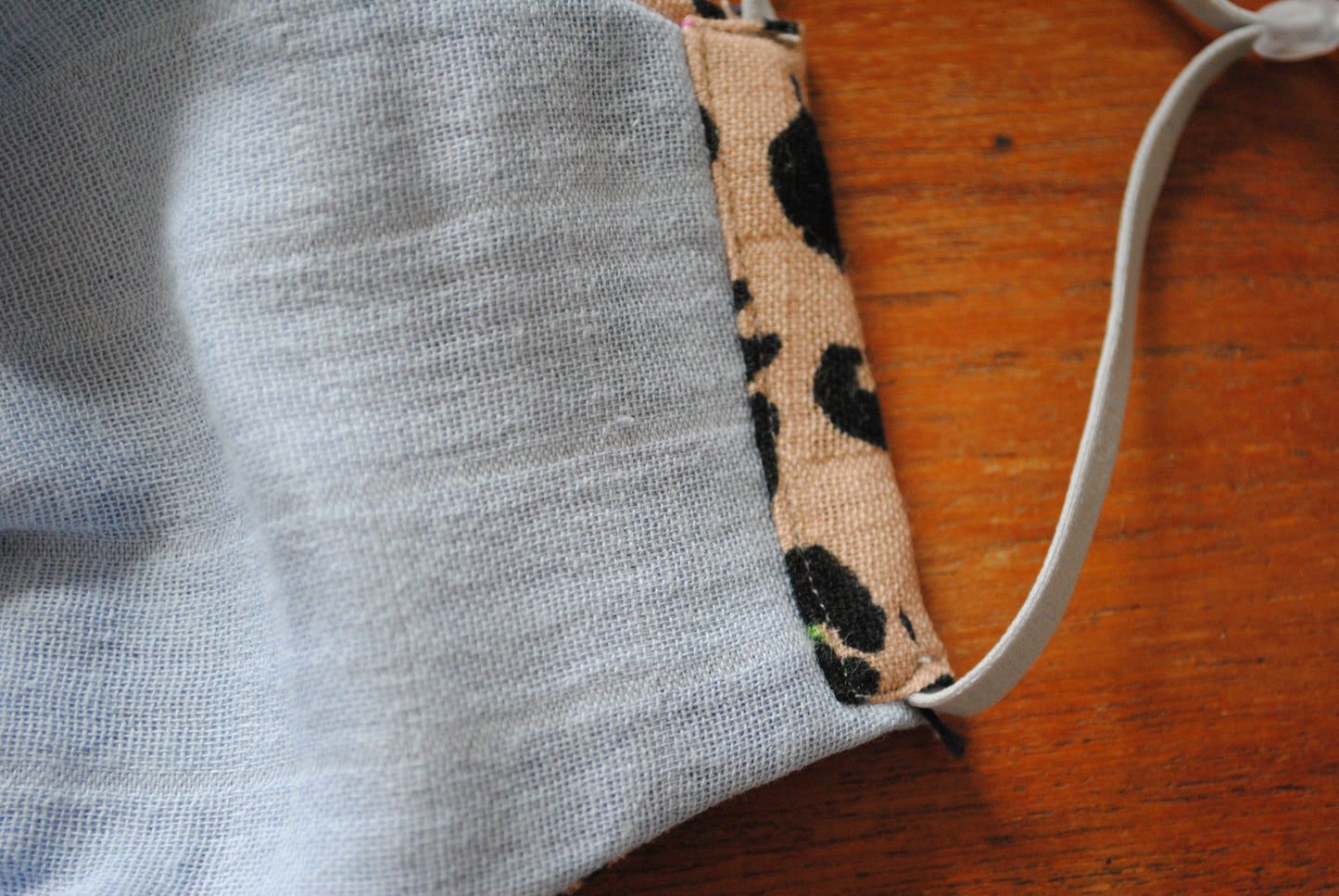 夏マスク　マスク　繰り返し使える　大人マスク　モスリンガーゼ100％　男女兼用　蒸れにくい　保湿　花粉症　【送料無料】手縫い　14-1