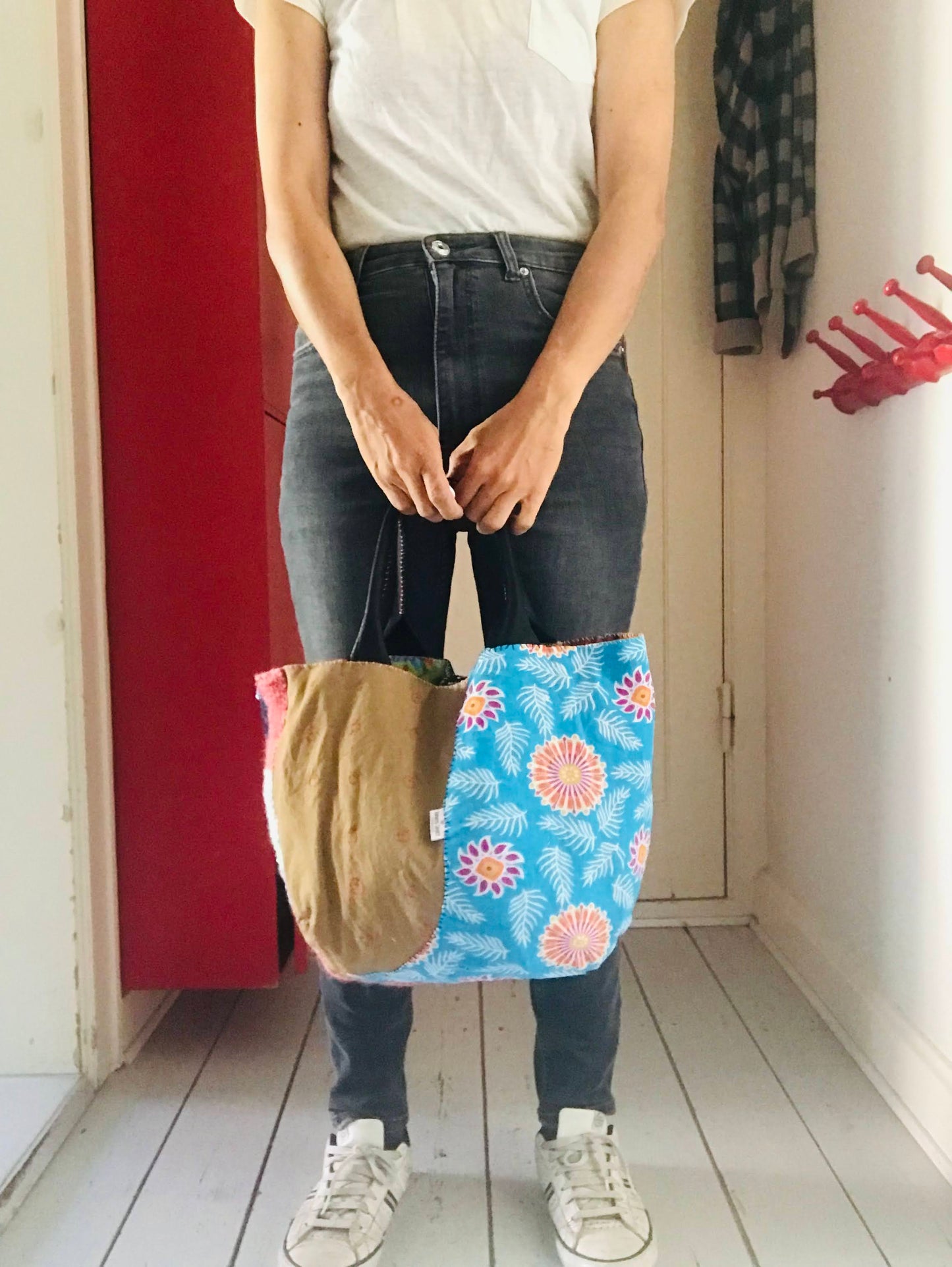 Bag  手縫のバッグ　布製　本革　持ち手　ハンドメイド　1568、