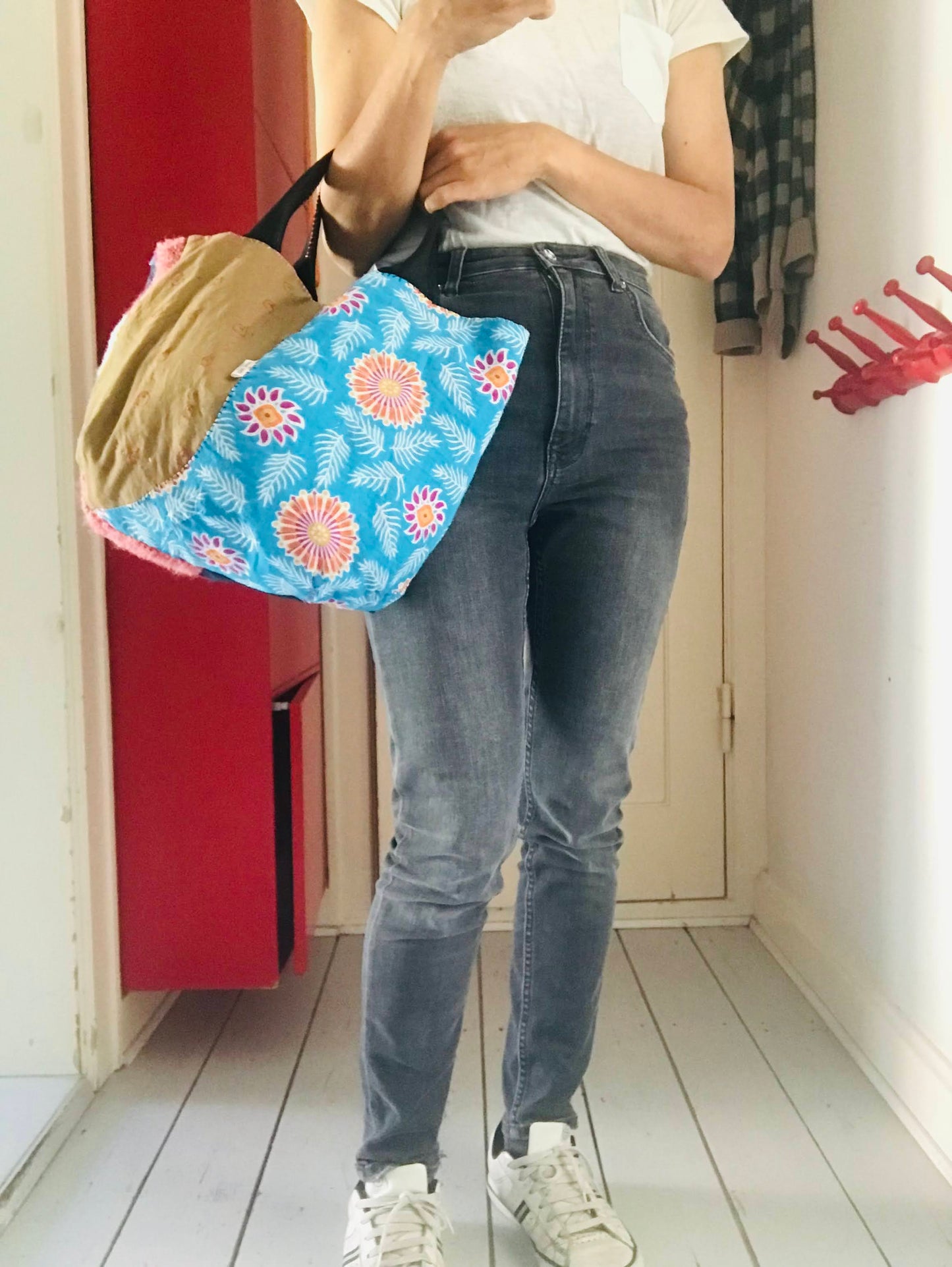 Bag  手縫のバッグ　布製　本革　持ち手　ハンドメイド　1568、