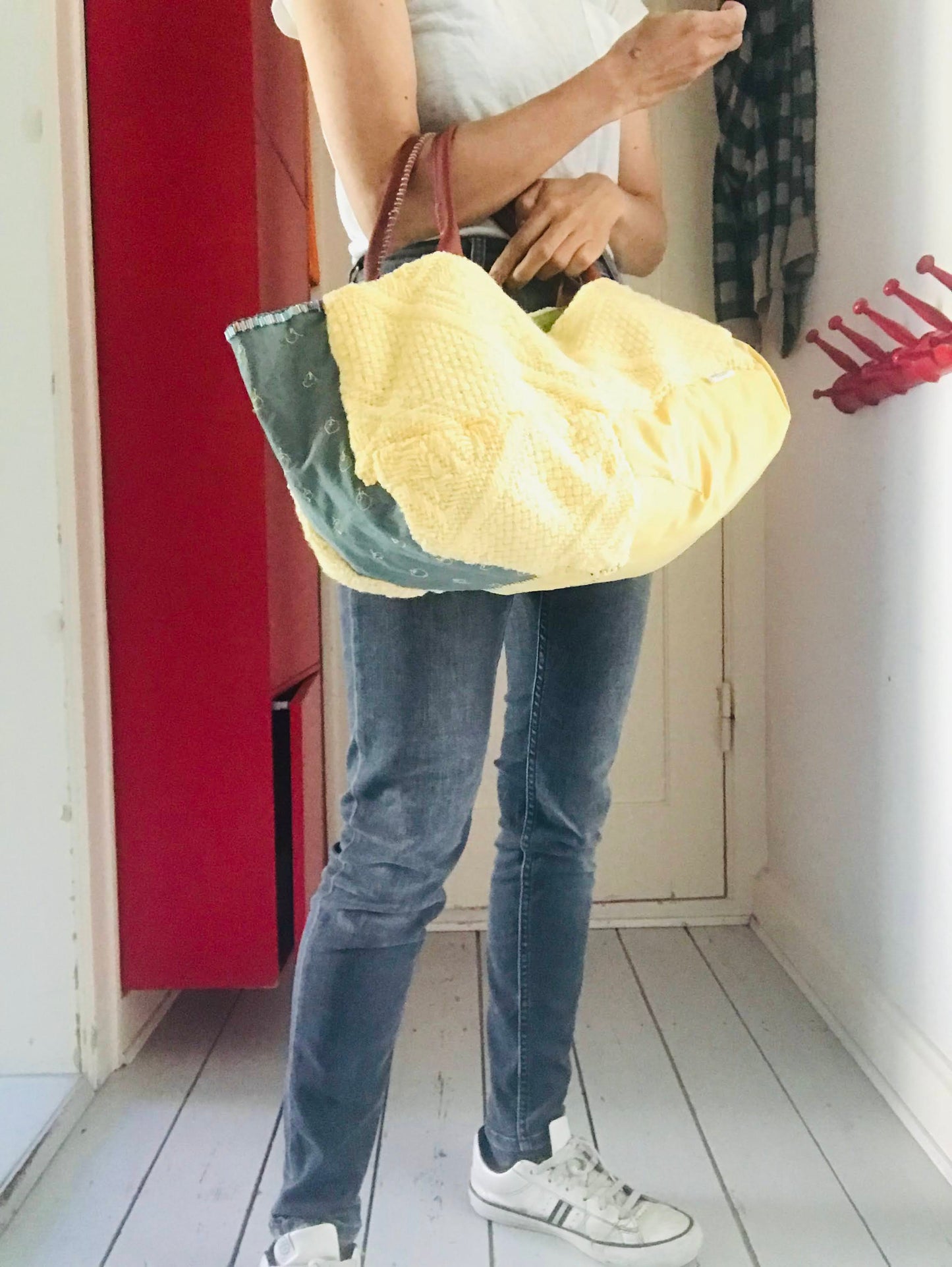 Bag  手縫のバッグ　布製　本革　持ち手　ハンドメイド　1566、